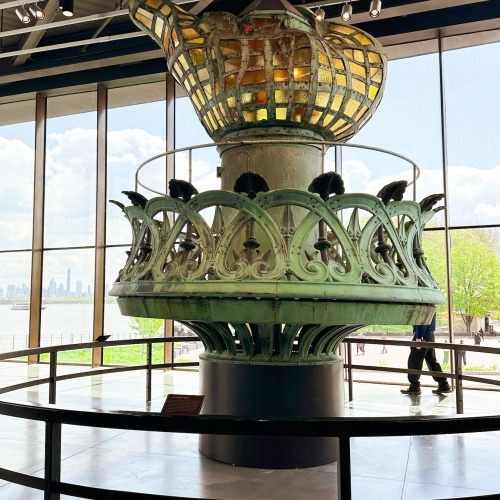 La torche de la Statue de la Liberté, dans le musée de Liberty Island