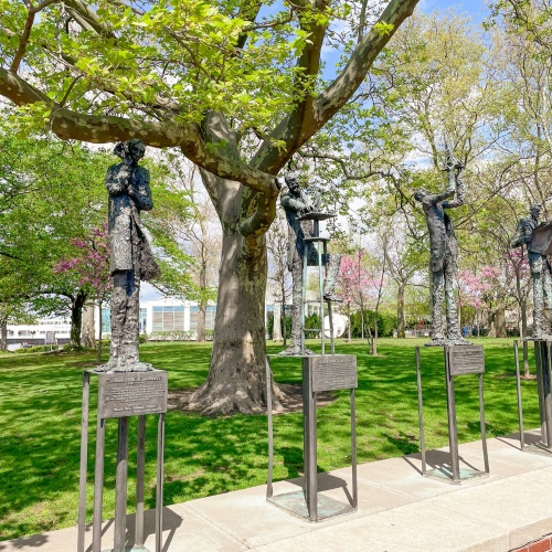 Statues dans le parc de Liberty Island