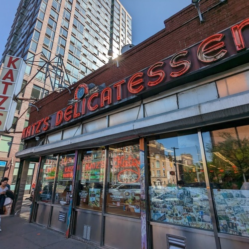 Devanture du restaurant Katz's Delicatessen