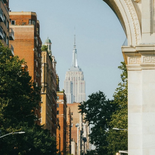 L'Empire State Building dans l'arche du Washington Square Park