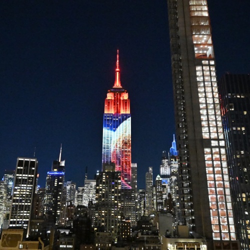 L'Empire State Building, illuminé aux couleurs de Star Wars. Crédit photo : esbnyc.com