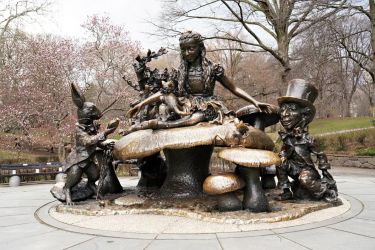 La statue d'Alice au pays des merveilles, Central Park