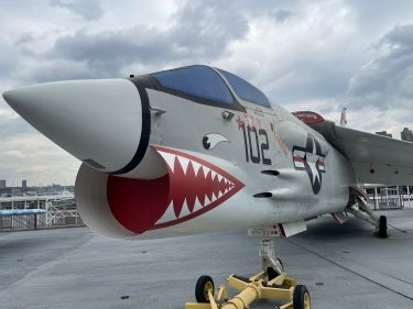 VOUGHT (F8U) F-8K CRUSADER - Intrepid Sea, Air & Space Museum. 