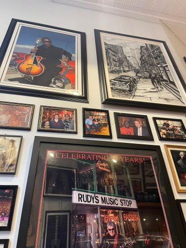 Hall of Fame chez Rudy's Music