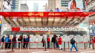 Guichets TKTS sous les escaliers rouges de Times Square