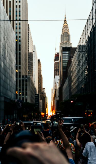 Des hordes de photographes pour le Manhattanhenge