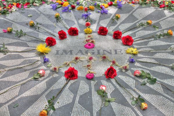 Strawberry Field, hommage à John Lennon