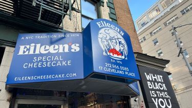 Eileen, Holly and Bonnie, Eileen's special cheesecake